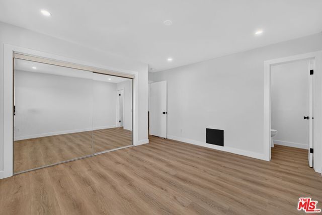 12287 Osborne Street 13, Pacoima (los Angeles), CA 91331