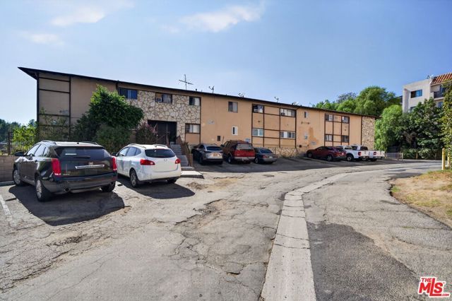 12287 Osborne Street 13, Pacoima (los Angeles), CA 91331