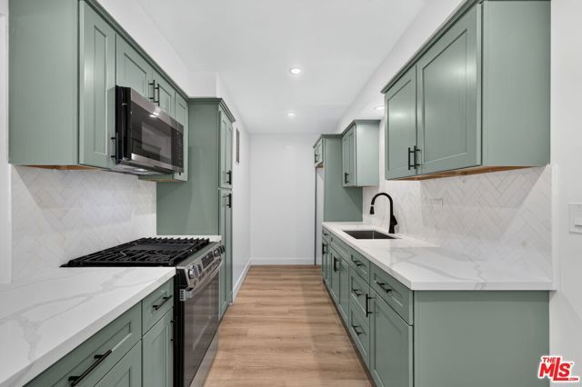 12287 Osborne Street 13, Pacoima (los Angeles), CA 91331