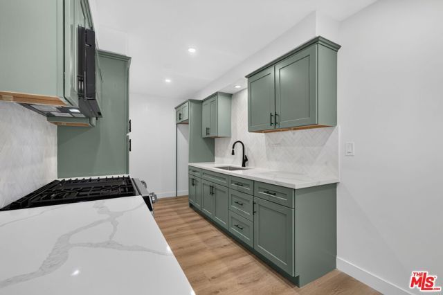 12287 Osborne Street 13, Pacoima (los Angeles), CA 91331