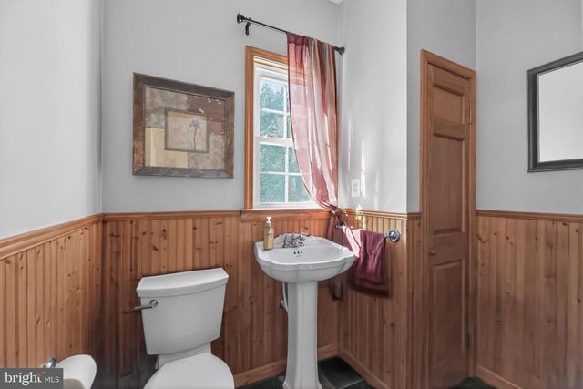 111 HEILIG RD, Sewell, NJ 08080