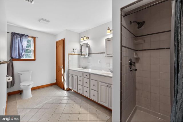 111 HEILIG RD, Sewell, NJ 08080