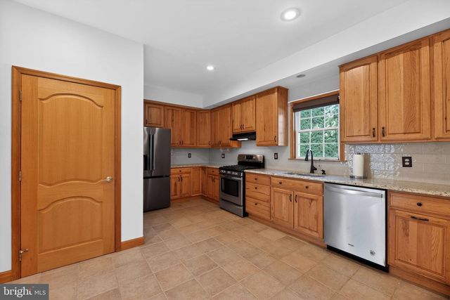 111 HEILIG RD, Sewell, NJ 08080