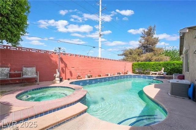 7250 Clearwater Circle, Las Vegas, NV 89147