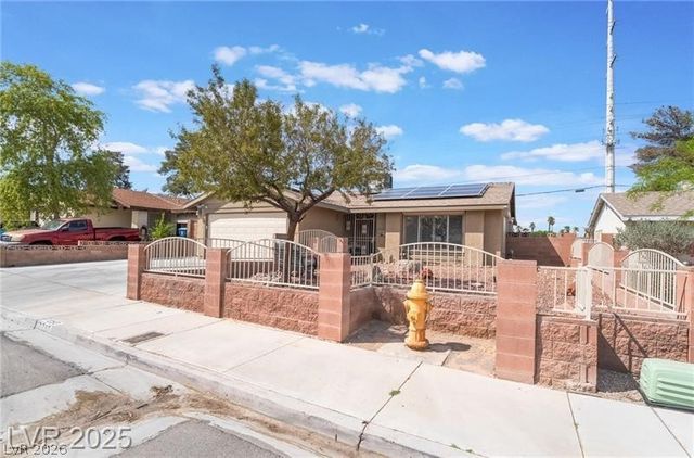 7250 Clearwater Circle, Las Vegas, NV 89147