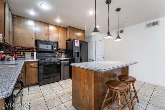 7250 Clearwater Circle, Las Vegas, NV 89147