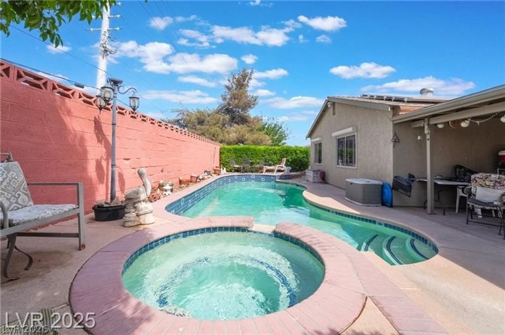 7250 Clearwater Circle, Las Vegas, NV 89147