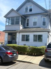 33 Jackson Avenue, Bridgeport, CT 06606