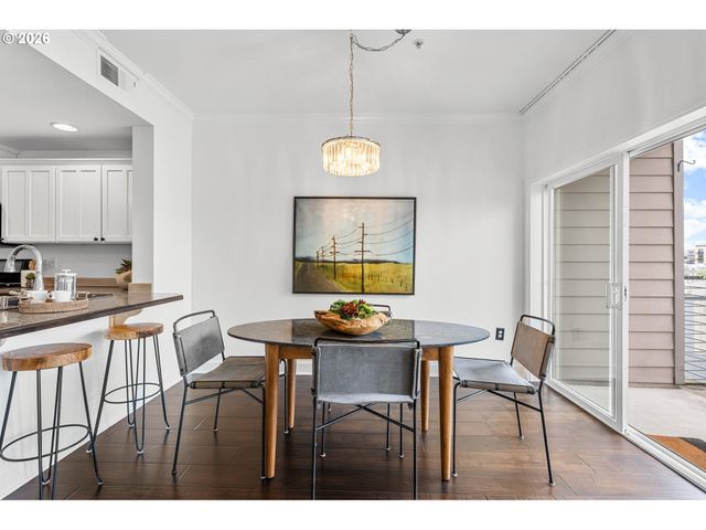 2241 Nw PETTYGROVE St 6, Portland, OR 97210