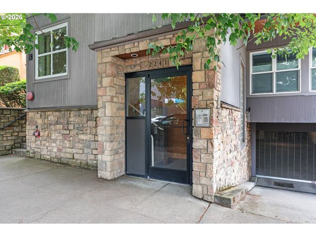 2241 Nw PETTYGROVE St 6, Portland, OR 97210