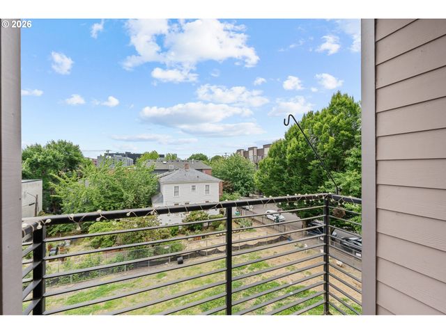 2241 Nw PETTYGROVE St 6, Portland, OR 97210
