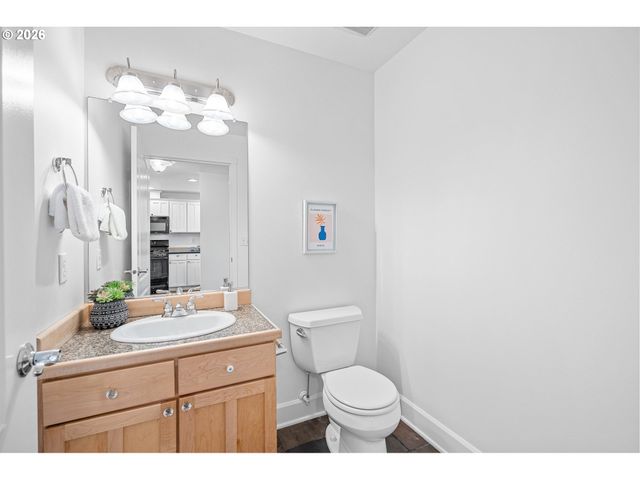 2241 Nw PETTYGROVE St 6, Portland, OR 97210