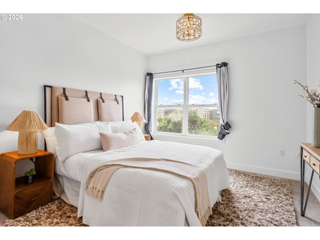 2241 Nw PETTYGROVE St 6, Portland, OR 97210