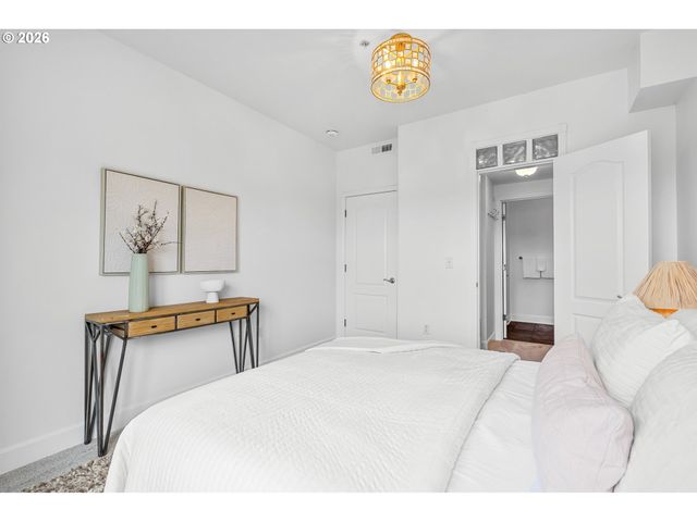 2241 Nw PETTYGROVE St 6, Portland, OR 97210
