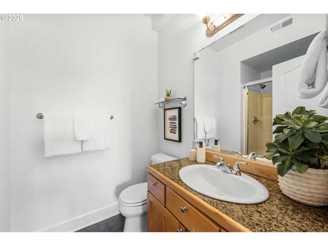 2241 Nw PETTYGROVE St 6, Portland, OR 97210