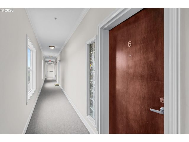 2241 Nw PETTYGROVE St 6, Portland, OR 97210