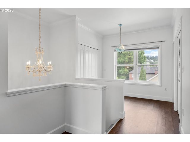 2241 Nw PETTYGROVE St 6, Portland, OR 97210