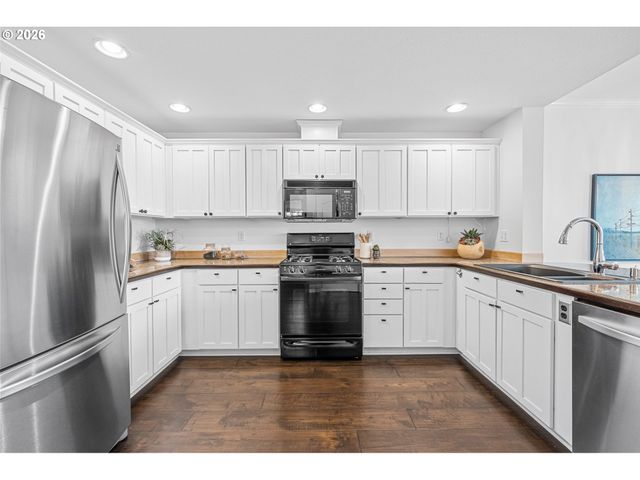 2241 Nw PETTYGROVE St 6, Portland, OR 97210