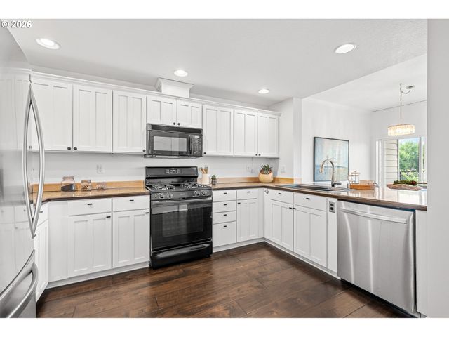 2241 Nw PETTYGROVE St 6, Portland, OR 97210