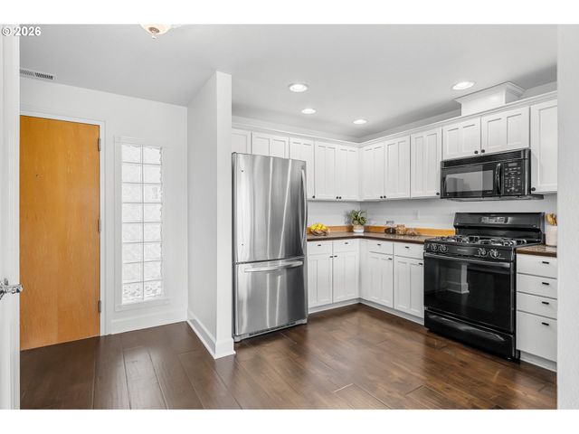 2241 Nw PETTYGROVE St 6, Portland, OR 97210