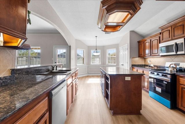 12 Prairie Knoll Drive, Santa Fe, TX 77510