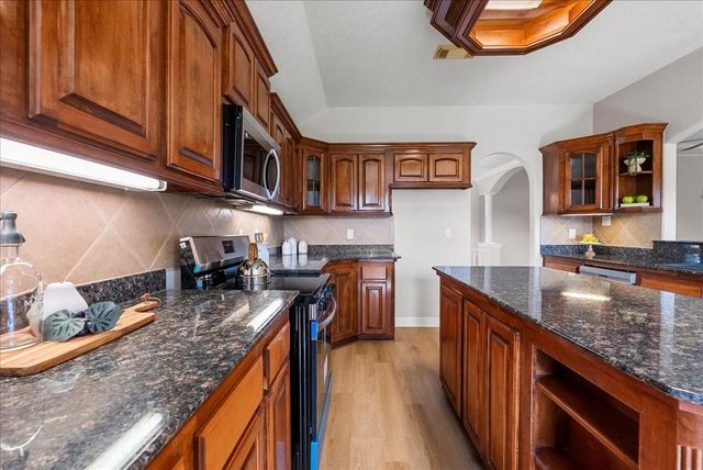 12 Prairie Knoll Drive, Santa Fe, TX 77510