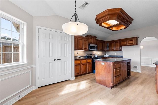 12 Prairie Knoll Drive, Santa Fe, TX 77510