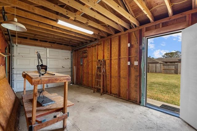 12 Prairie Knoll Drive, Santa Fe, TX 77510