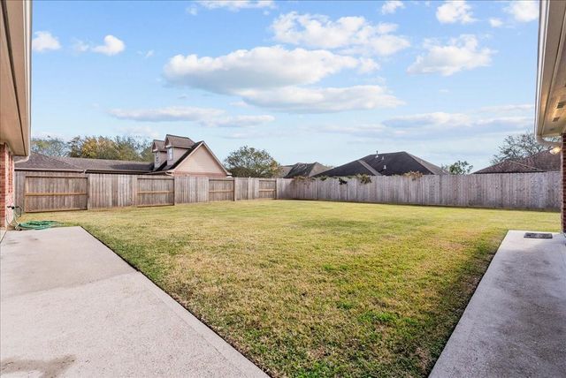 12 Prairie Knoll Drive, Santa Fe, TX 77510