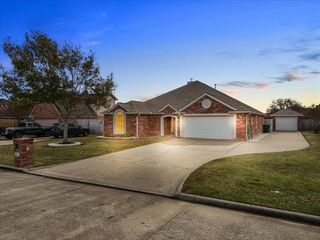 12 Prairie Knoll Drive, Santa Fe, TX 77510