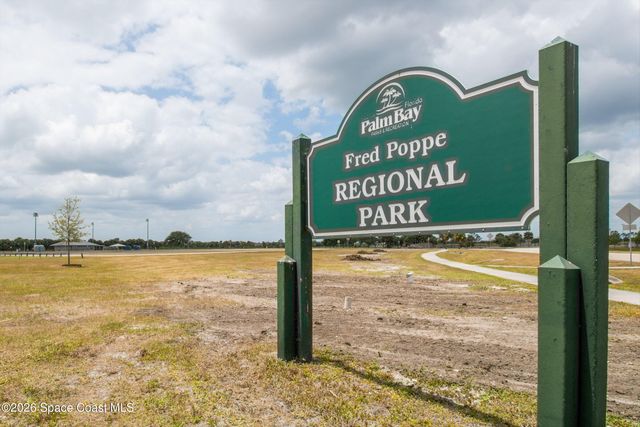 502 Australian Road NW, Palm Bay, FL 32907