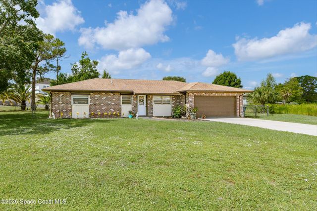 502 Australian Road NW, Palm Bay, FL 32907