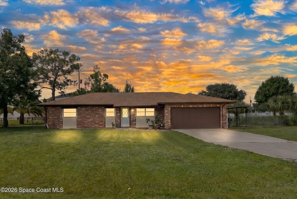 502 Australian Road NW, Palm Bay, FL 32907