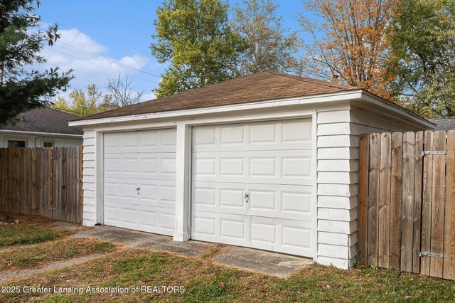 4592 Holt Road, Holt, MI 48842