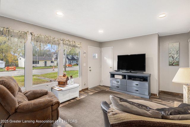 4592 Holt Road, Holt, MI 48842