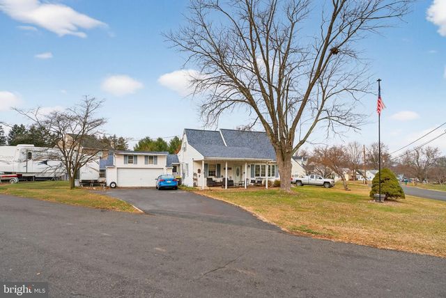 55 MORRIS RD, Quakertown, PA 18951