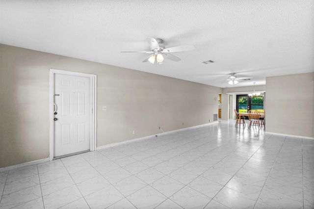 4640 Rosewood Tree Court B, Boynton Beach, FL 33436