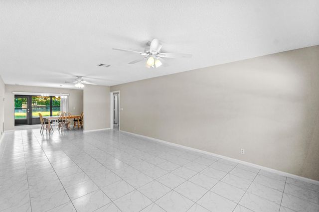 4640 Rosewood Tree Court B, Boynton Beach, FL 33436