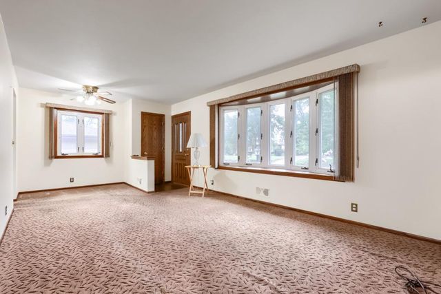 440 113th Avenue NW, Coon Rapids, MN 55448