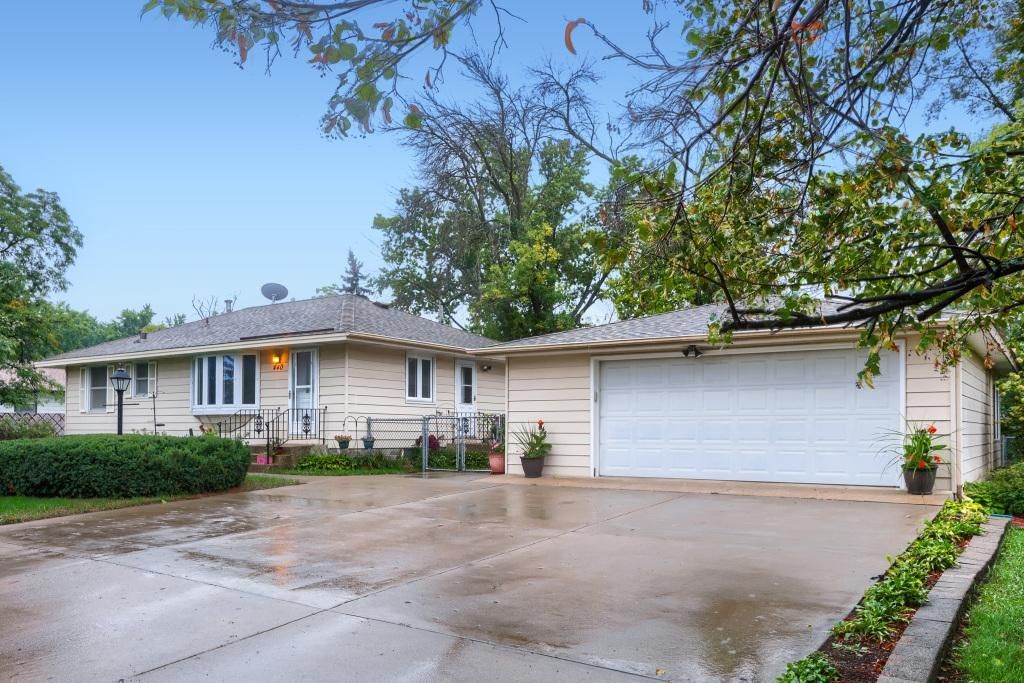 440 113th Avenue NW, Coon Rapids, MN 55448