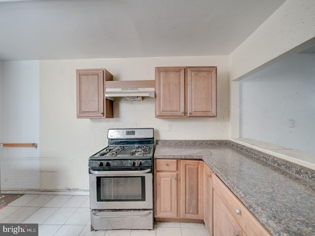 28 HANOVER PL NW, Washington, DC 20001