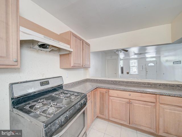28 HANOVER PL NW, Washington, DC 20001