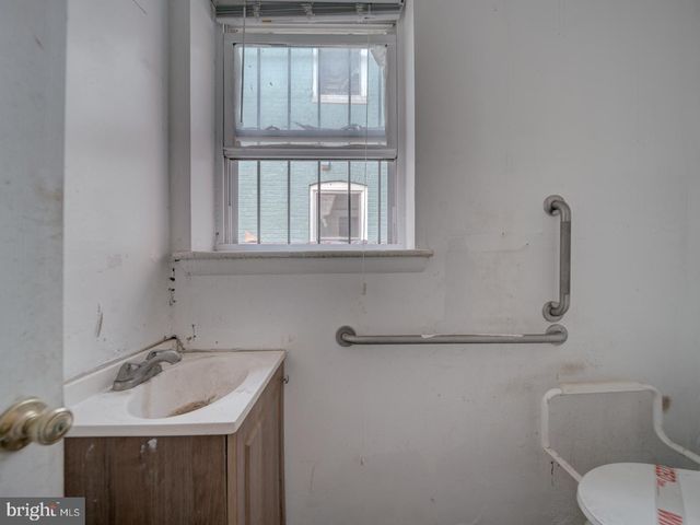 28 HANOVER PL NW, Washington, DC 20001