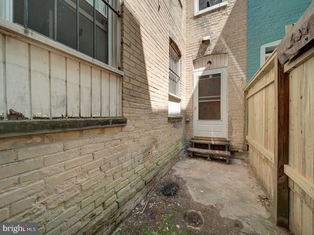 28 HANOVER PL NW, Washington, DC 20001