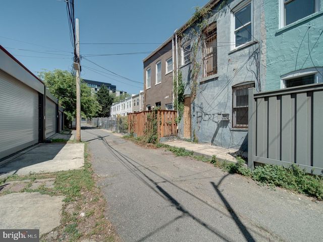 28 HANOVER PL NW, Washington, DC 20001