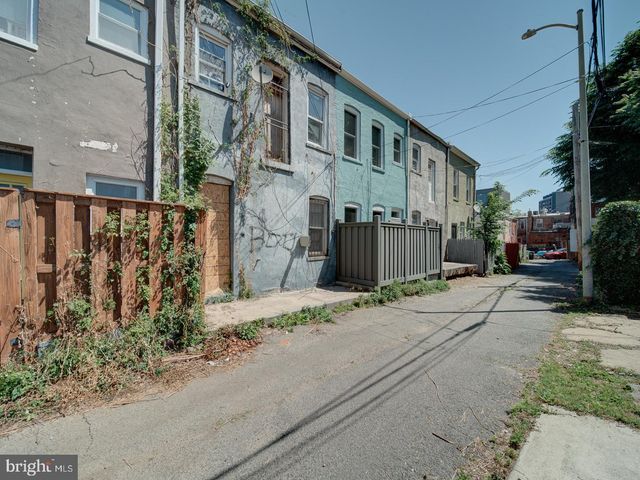 28 HANOVER PL NW, Washington, DC 20001