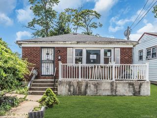 28 Cumberland Avenue, Roosevelt, NY 11575