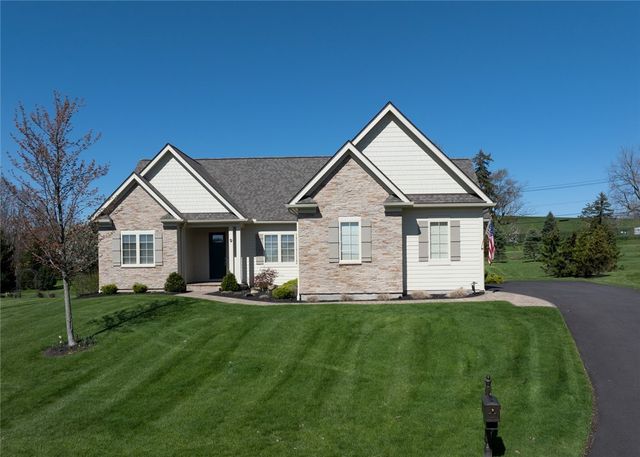 9 Hawkstone Way, Pittsford, NY 14534