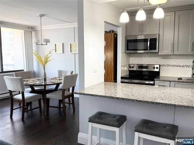 555 Gorge Road 3J, Cliffside Park, NJ 07010
