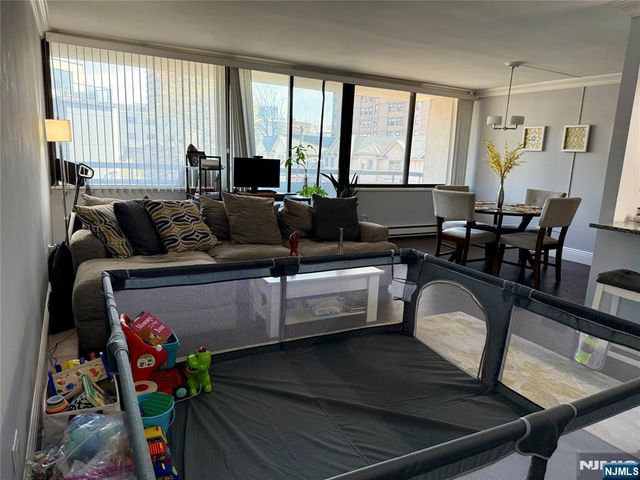 555 Gorge Road 3J, Cliffside Park, NJ 07010